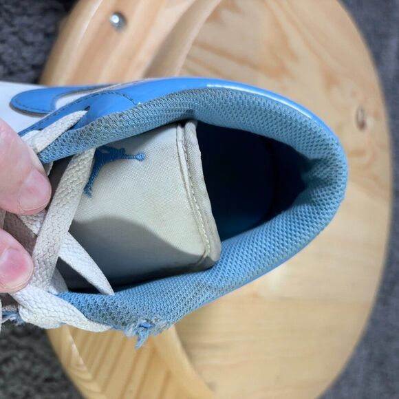 Nike Jordan 1 Low SE Legend Mens Size 9 Carolina Blue White Sneaker FZ2138-114
